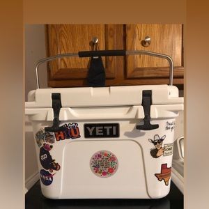 Yeti Roadie 24 hard cooler
